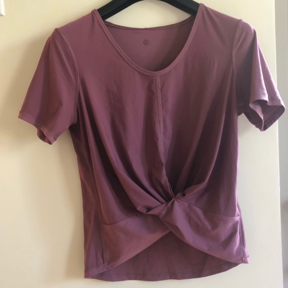 Lululemon workout top